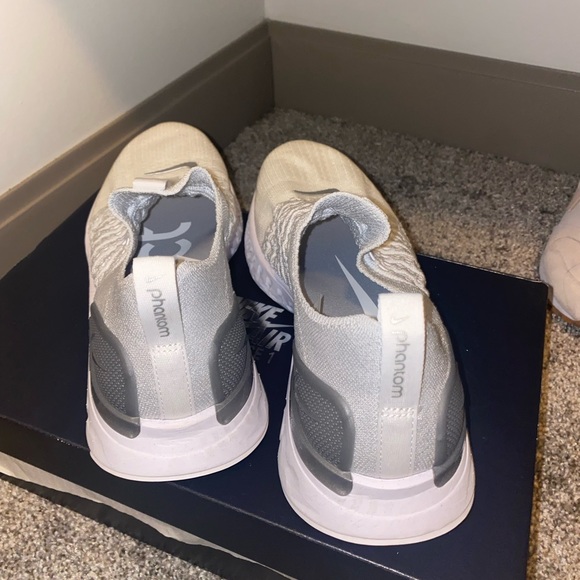 Nike React Phantom Flynit Running Shoes - Picture 5 of 6